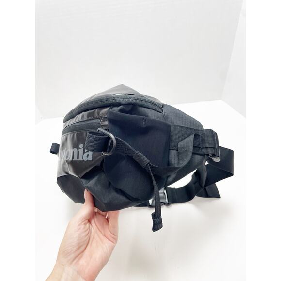 Patagonia Black Hole Waist Pack Shiny Black Bag Spring 2020 - Picture 5 of 8